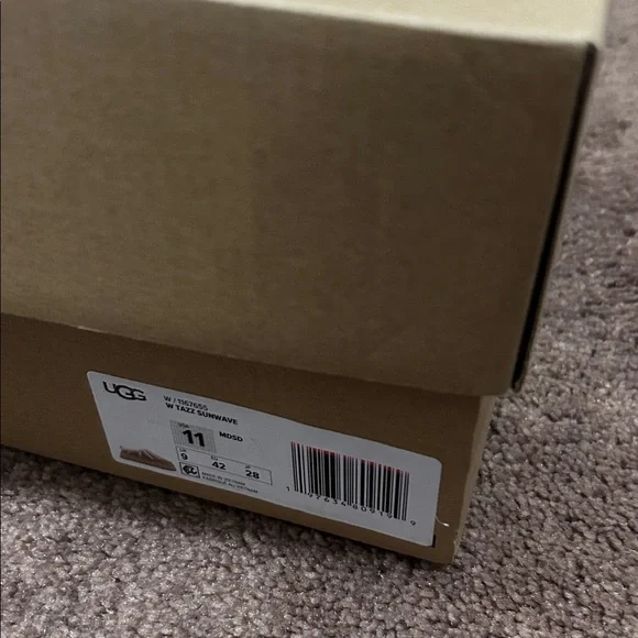 Brand new Ugg Woman size 11